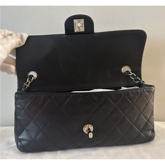 🌟SOLD🌟CHANEL Classic CC East West Quilted Lambskin Shoulder Bag Black - Picture 11 of 14